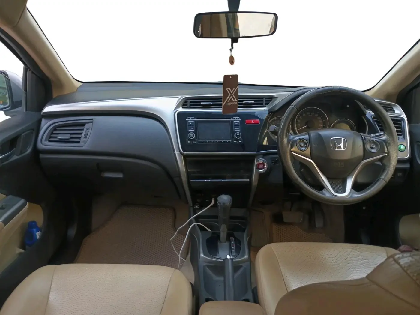 2015 Honda City 1.5L I-VTEC VX CVT, CNG, Automatic, 1,55,585 km, interior