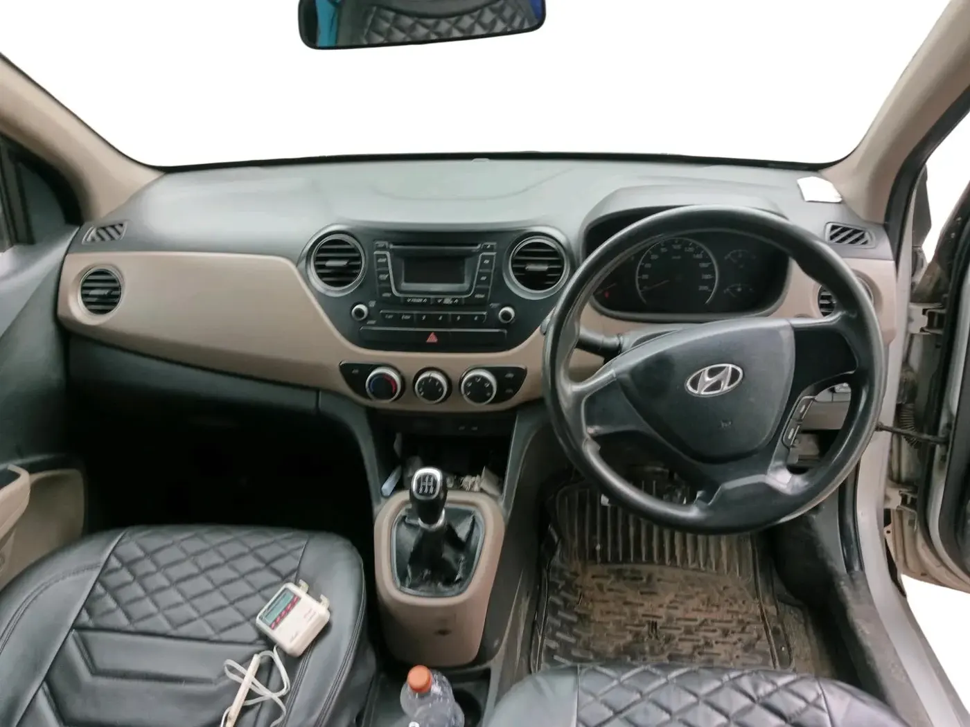 2013 Hyundai Grand i10 SPORTZ 1.2 KAPPA VTVT, CNG, Manual, 1,35,183 km, interior