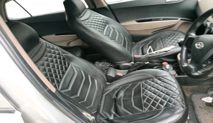 2013 Hyundai Grand i10 SPORTZ 1.2 KAPPA VTVT, CNG, Manual, 1,35,183 km, interior