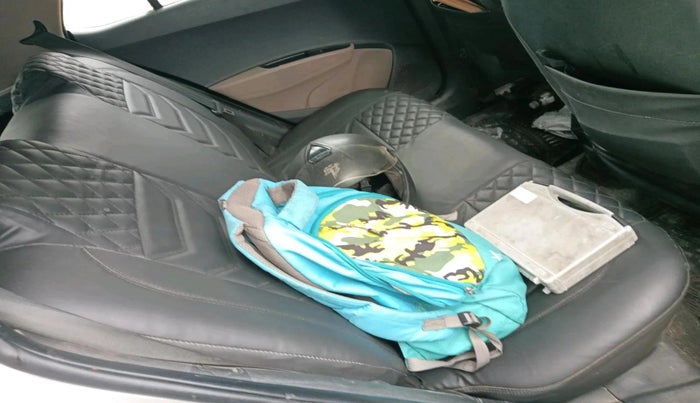 2013 Hyundai Grand i10 SPORTZ 1.2 KAPPA VTVT, CNG, Manual, 1,35,183 km, interior