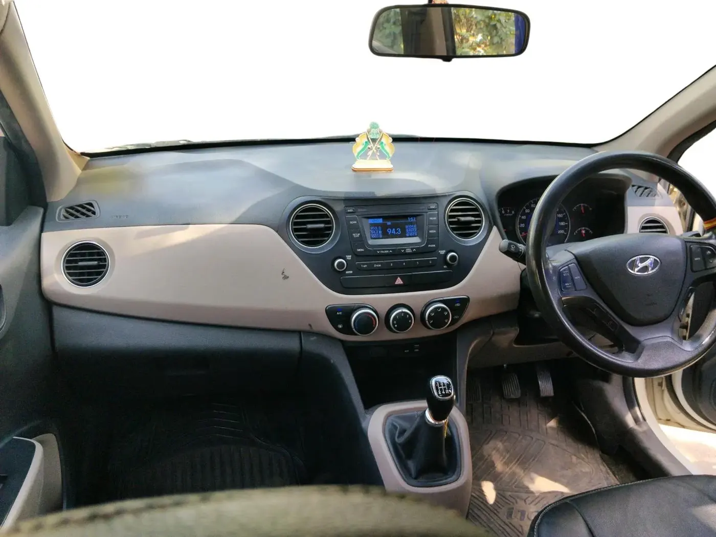 2016 Hyundai Grand i10 SPORTZ 1.2 KAPPA VTVT, Petrol, Manual, 52,924 km, interior