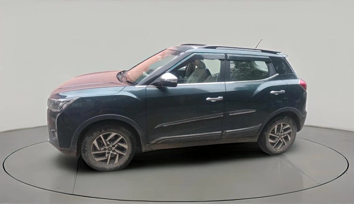 2023 Mahindra XUV300 W8 (O) 1.2 PETROL AMT, Petrol, Automatic, 53,116 km, exterior