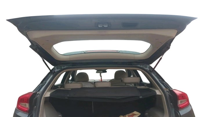 2023 Mahindra XUV300 W8 (O) 1.2 PETROL AMT, Petrol, Automatic, 53,116 km, exterior