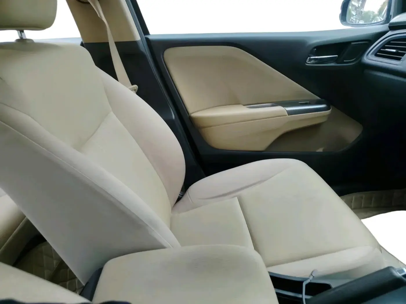 2016 Honda City 1.5L I-VTEC V MT, Petrol, Manual, 1,02,429 km, interior