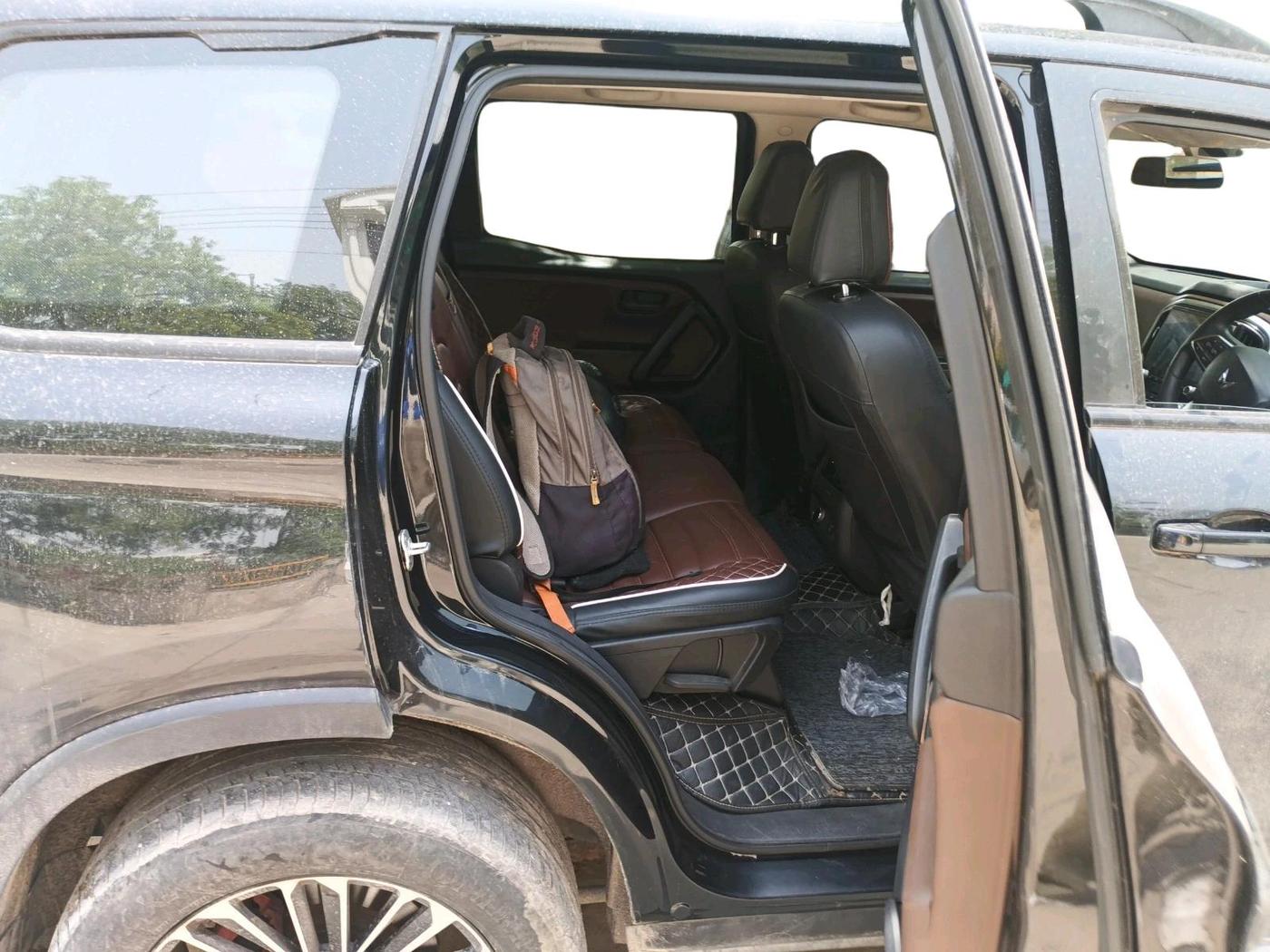 2023 Mahindra SCORPIO-N Z4 DIESEL MT 2WD 7 STR, Diesel, Manual, 33,985 km, interior