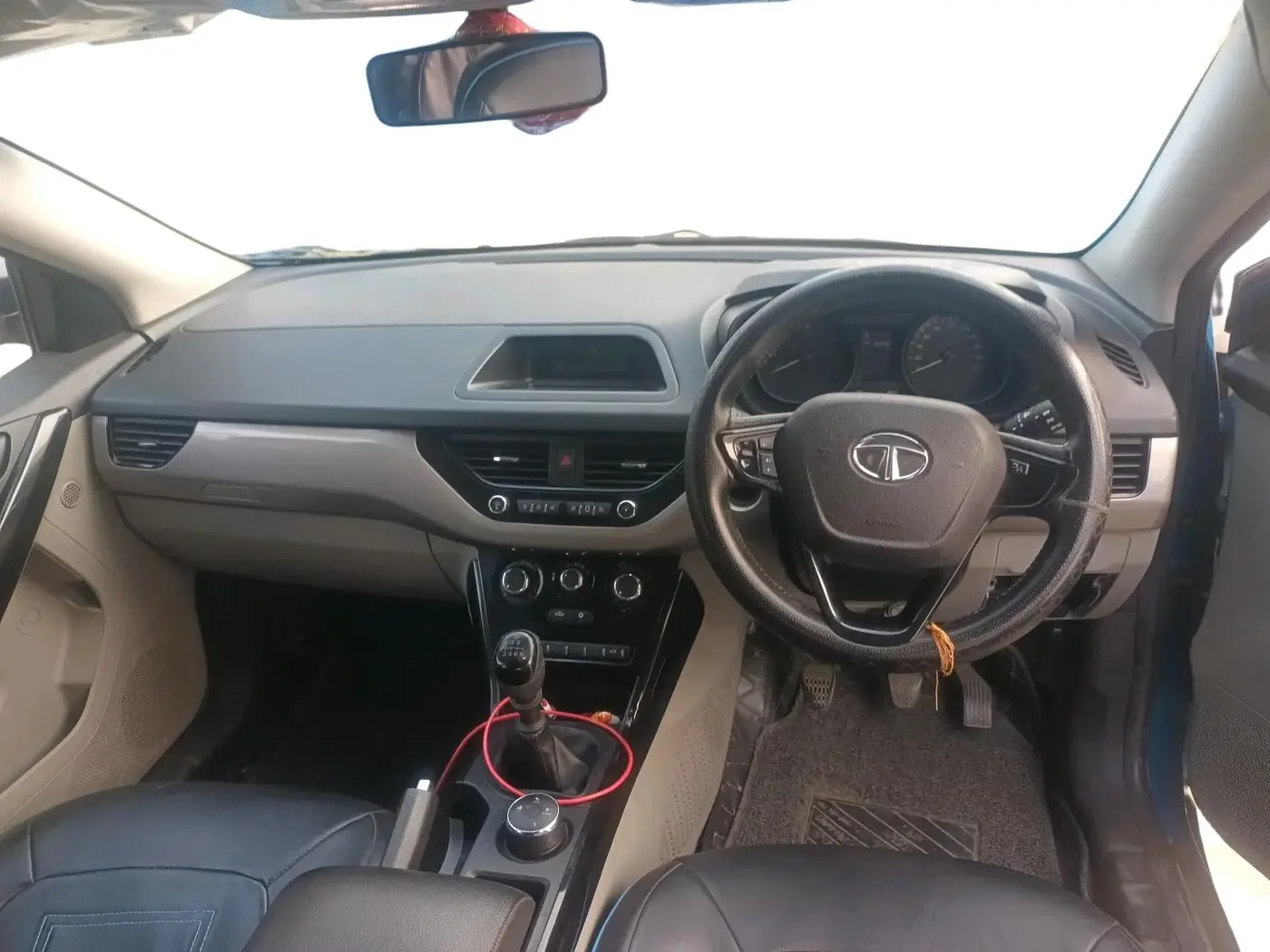 2019 Tata NEXON XM PETROL, Petrol, Manual, 30,950 km, interior