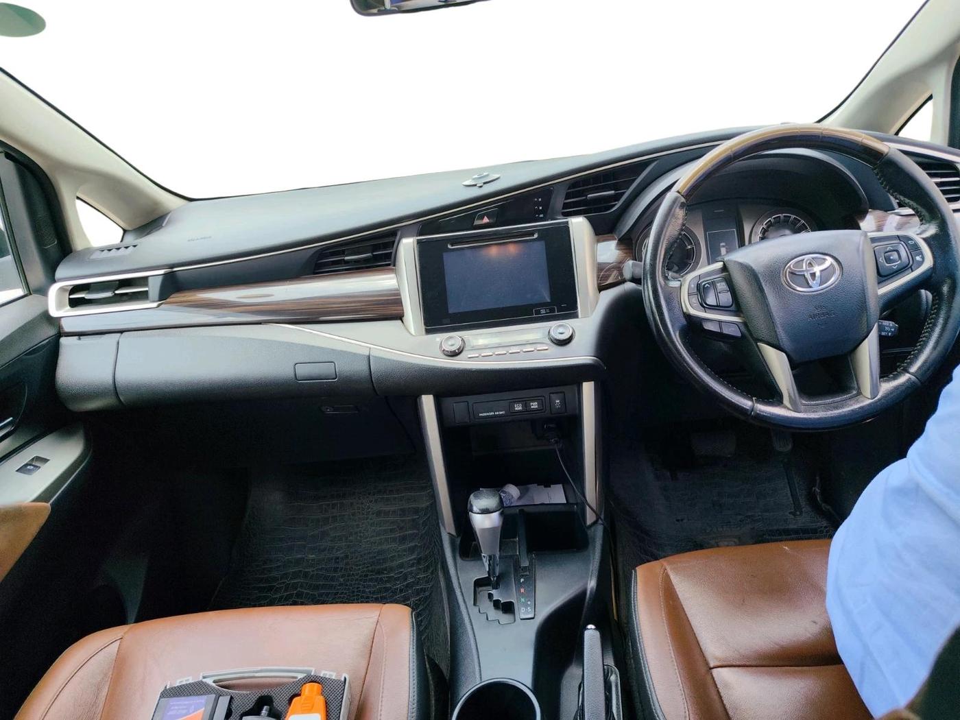 2017 Toyota Innova Crysta 2.8 ZX AT 7 STR, Diesel, Automatic, 2,22,817 km, interior