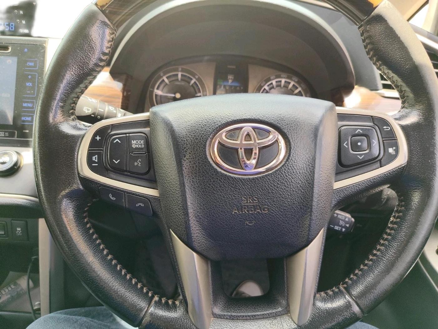 2017 Toyota Innova Crysta 2.8 ZX AT 7 STR, Diesel, Automatic, 2,22,817 km, interior