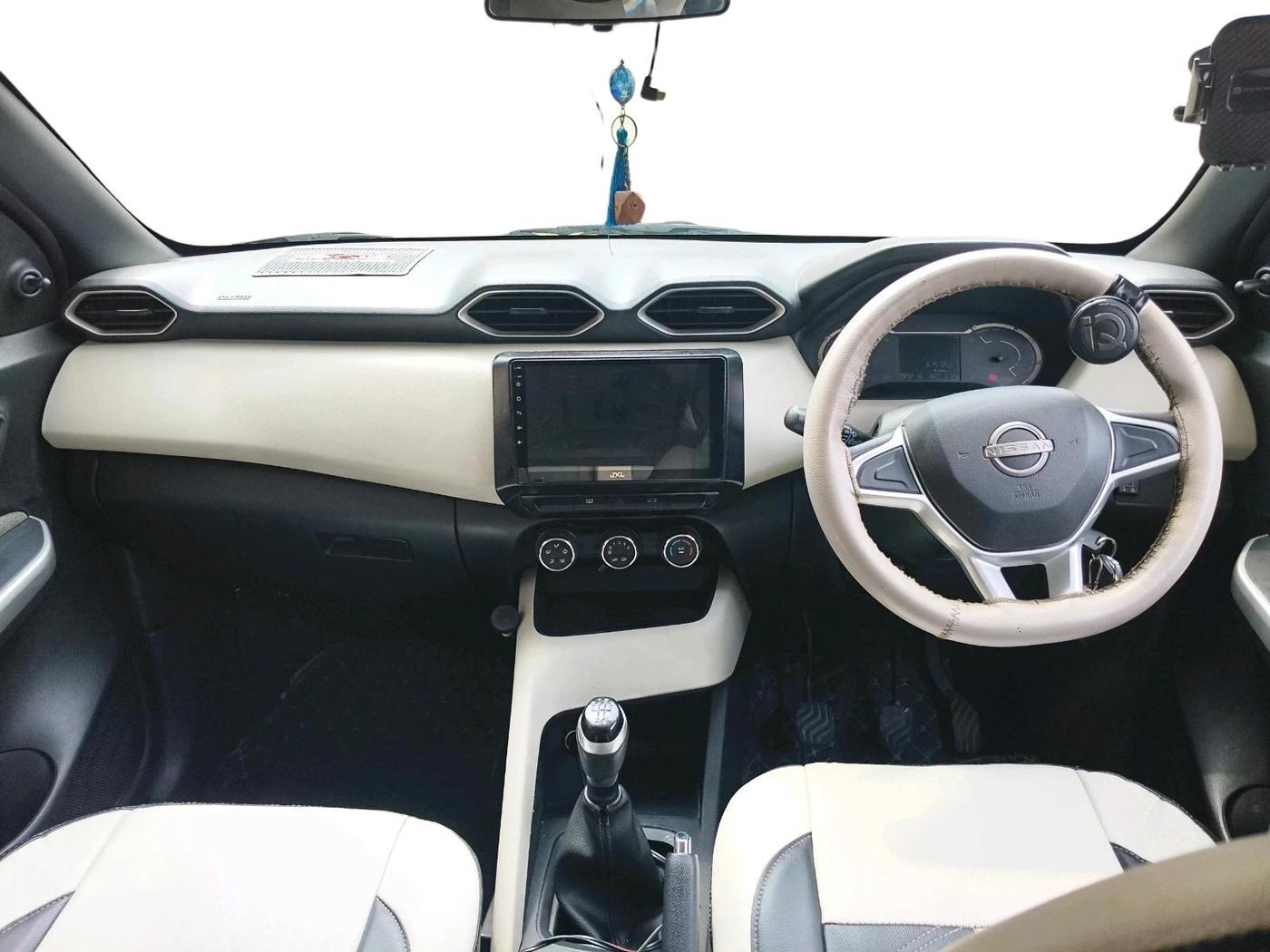 2022 Nissan MAGNITE XE, CNG, Manual, 67,572 km, interior