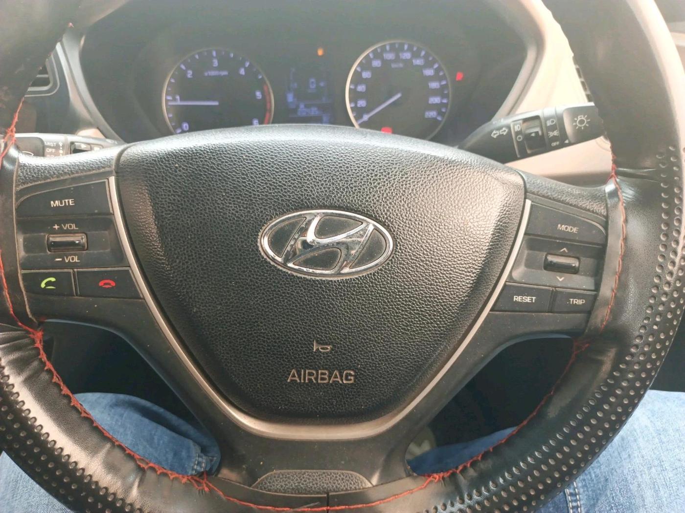 2017 Hyundai Elite i20 SPORTZ 1.4 CRDI, Diesel, Manual, 1,35,620 km, interior
