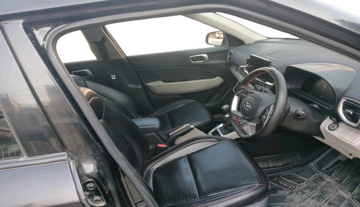 2023 Hyundai VENUE SX 1.2 PETROL, Petrol, Manual, 28,700 km, interior