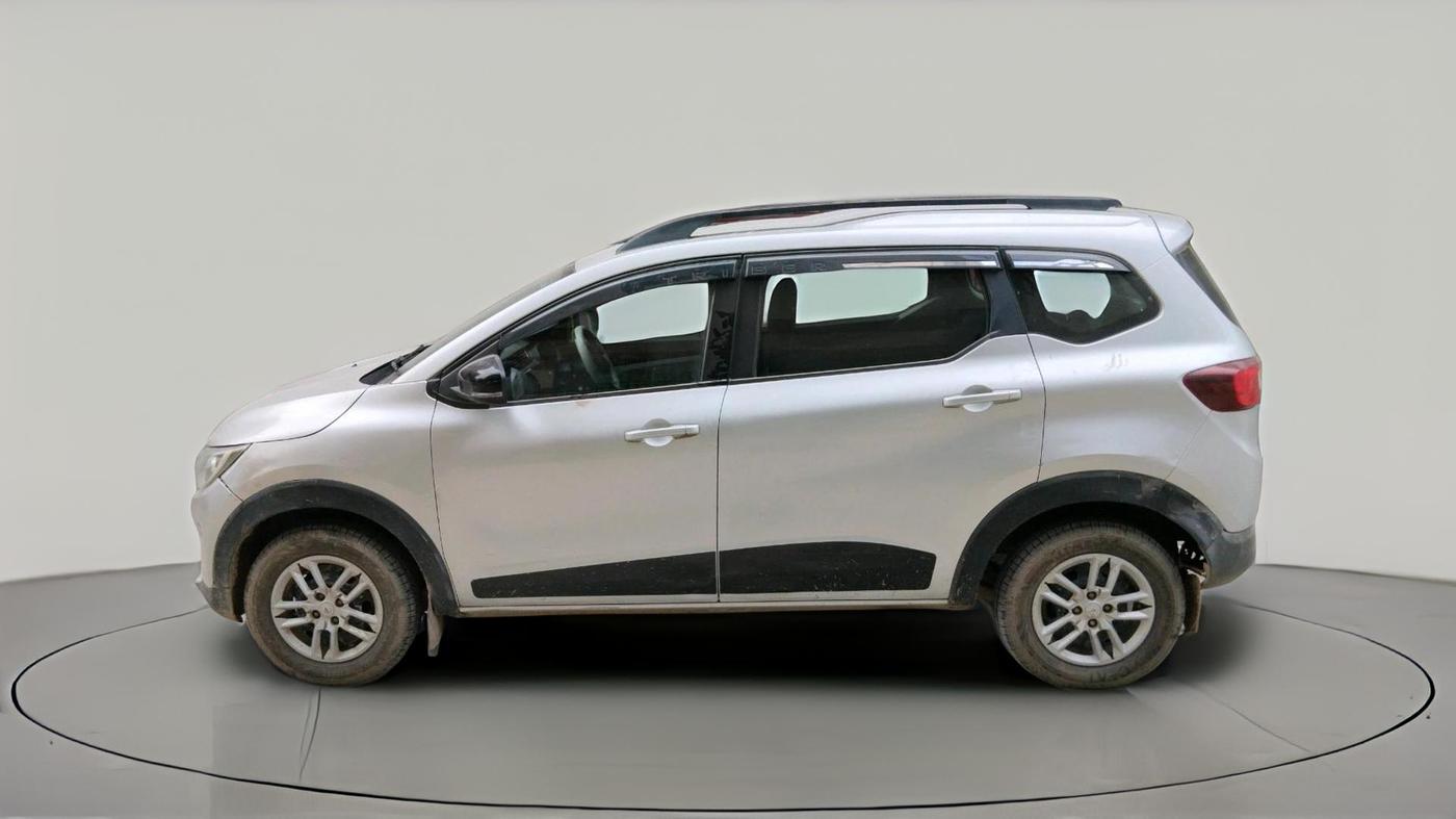2022 Renault TRIBER RXT, Petrol, Manual, 1,00,734 km, exterior