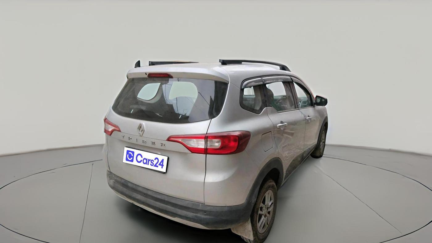 2022 Renault TRIBER RXT, Petrol, Manual, 1,00,734 km, exterior