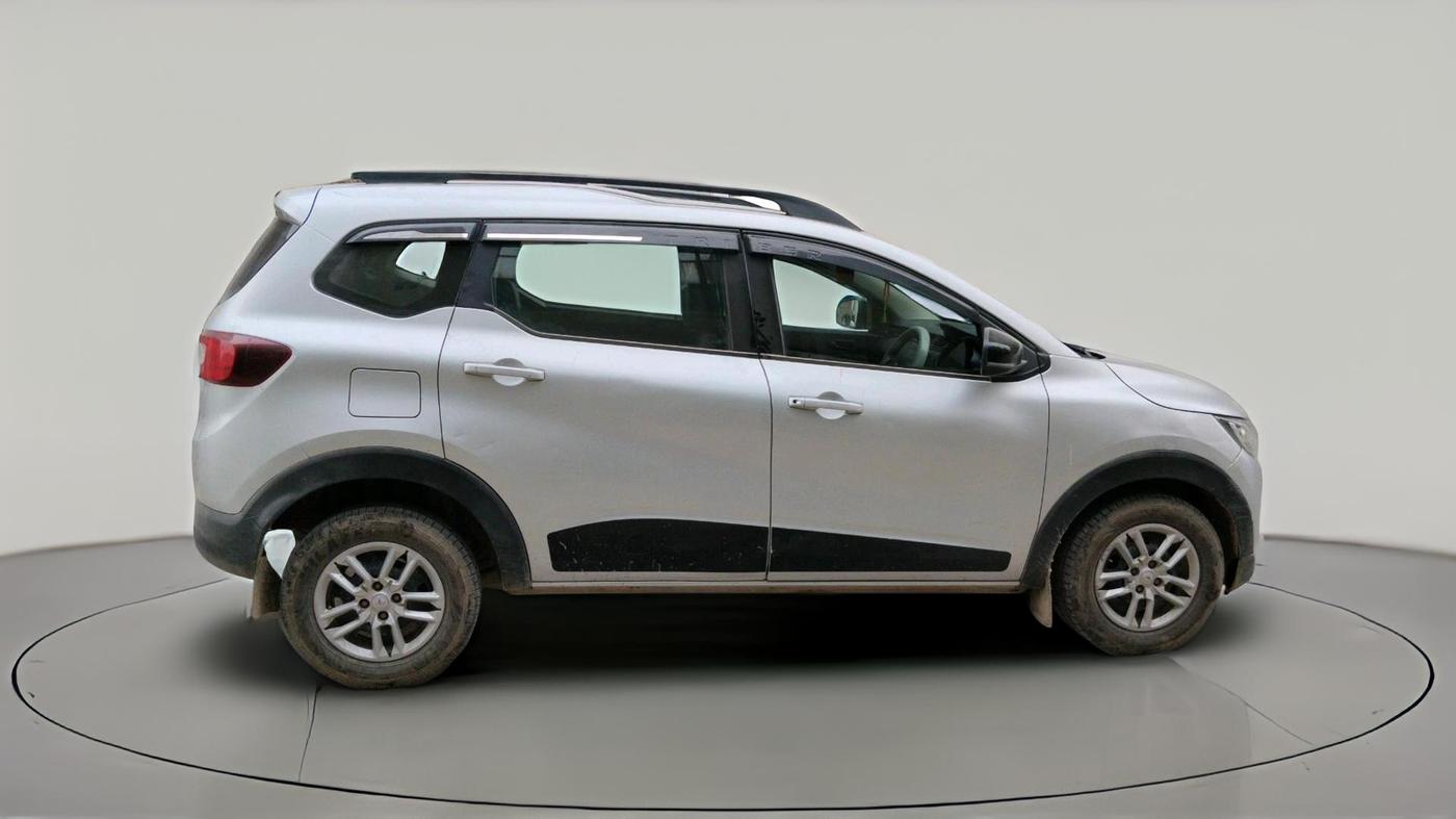2022 Renault TRIBER RXT, Petrol, Manual, 1,00,734 km, exterior