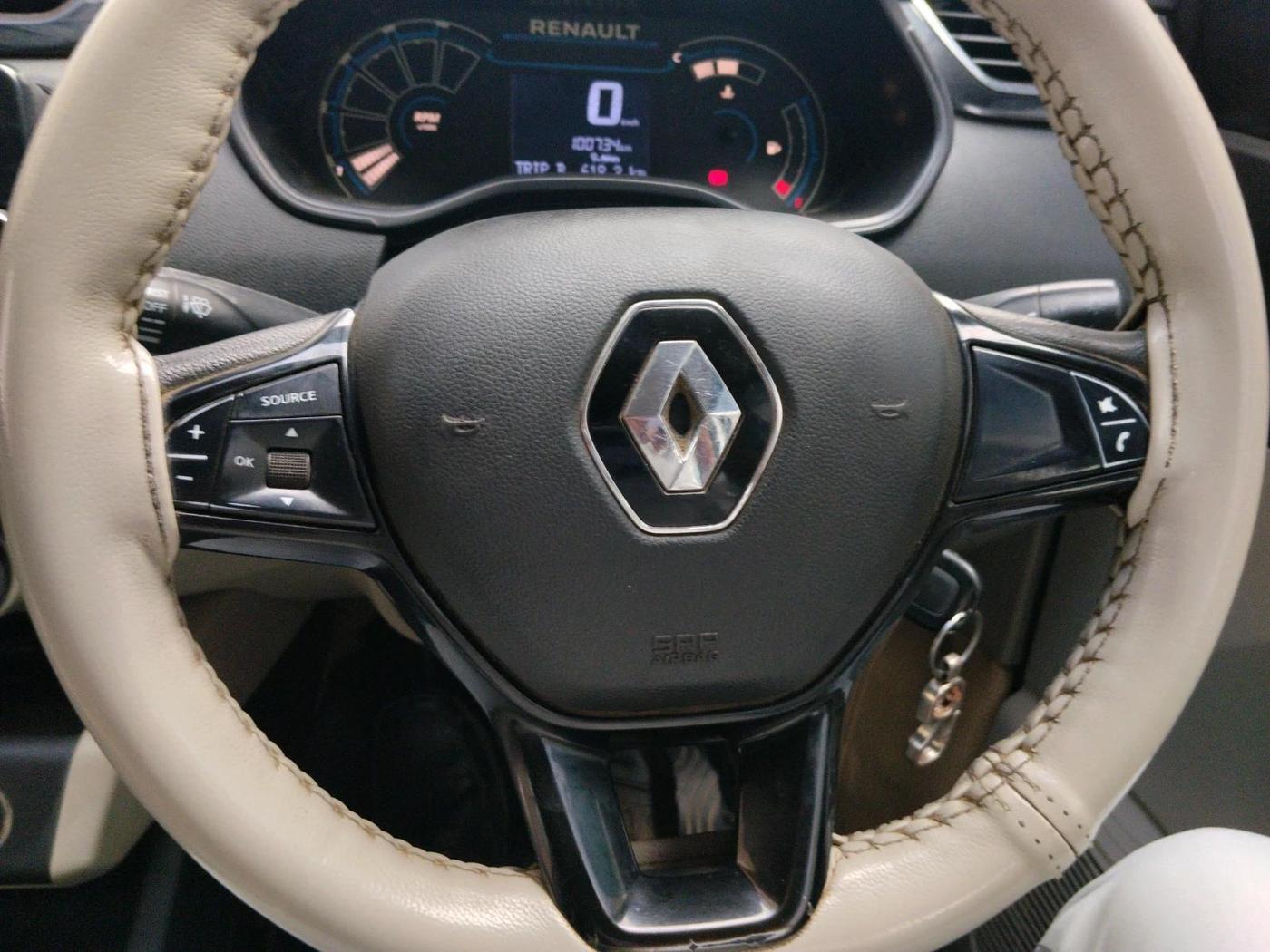2022 Renault TRIBER RXT, Petrol, Manual, 1,00,734 km, interior