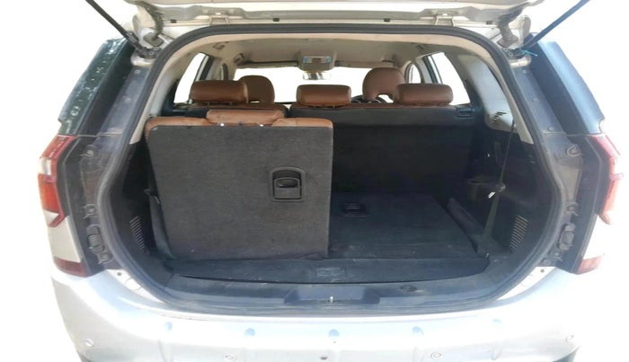 2021 Mahindra XUV500 W7, Diesel, Manual, 92,869 km, exterior