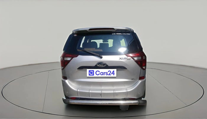 2021 Mahindra XUV500 W7, Diesel, Manual, 92,869 km, exterior