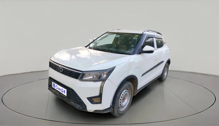 2020 Mahindra XUV300 W4 1.5 DIESEL, Diesel, Manual, 1,34,243 km, exterior