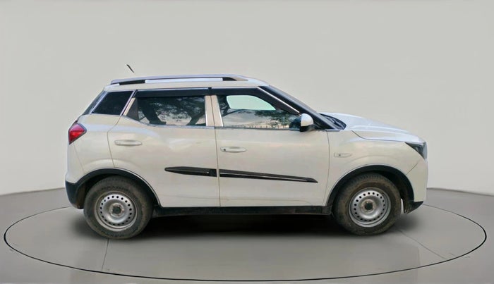 2020 Mahindra XUV300 W4 1.5 DIESEL, Diesel, Manual, 1,34,243 km, exterior