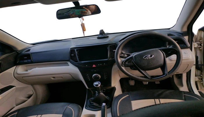 2020 Mahindra XUV300 W4 1.5 DIESEL, Diesel, Manual, 1,34,243 km, interior
