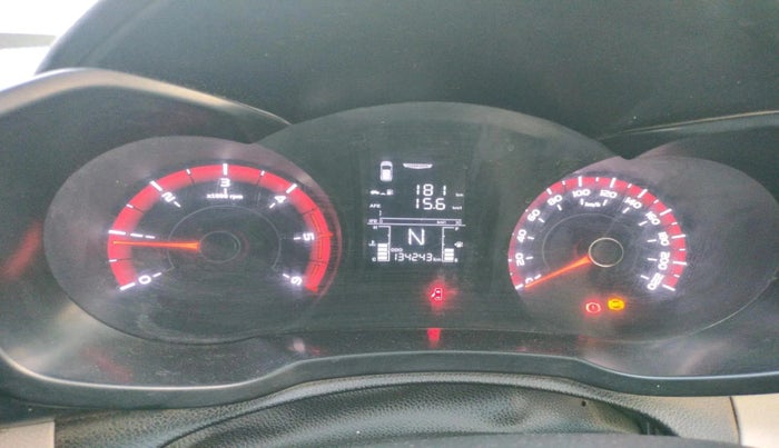 2020 Mahindra XUV300 W4 1.5 DIESEL, Diesel, Manual, 1,34,243 km, interior