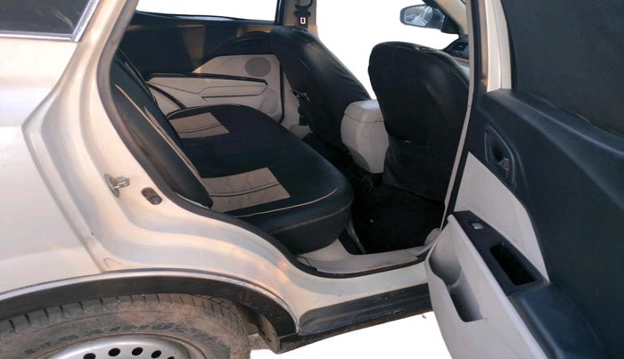 2020 Mahindra XUV300 W4 1.5 DIESEL, Diesel, Manual, 1,34,243 km, interior