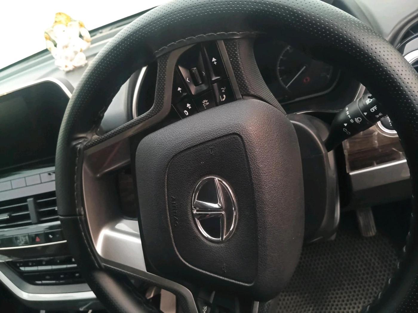 2019 Tata Harrier XT 2.0L KRYOTEC, Diesel, Manual, 46,362 km, interior