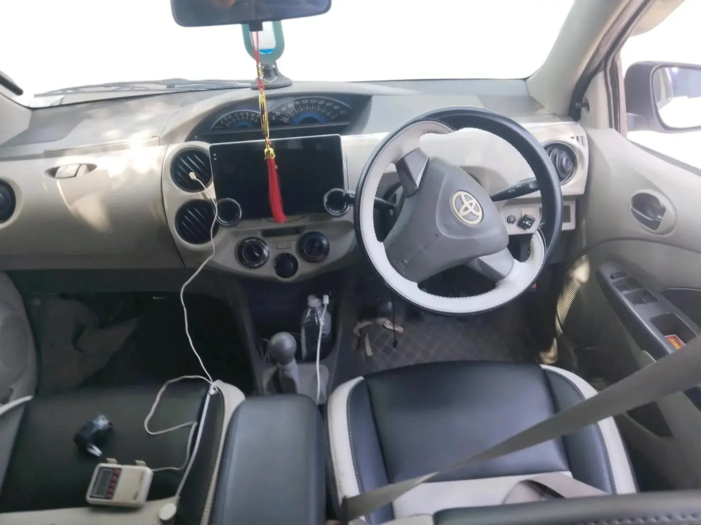 2016 Toyota Etios Liva G, Petrol, Manual, 97,212 km, interior