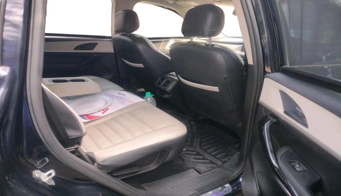 2023 Mahindra XUV700 AX 5 D MT 7 STR, Diesel, Manual, 78,084 km, interior