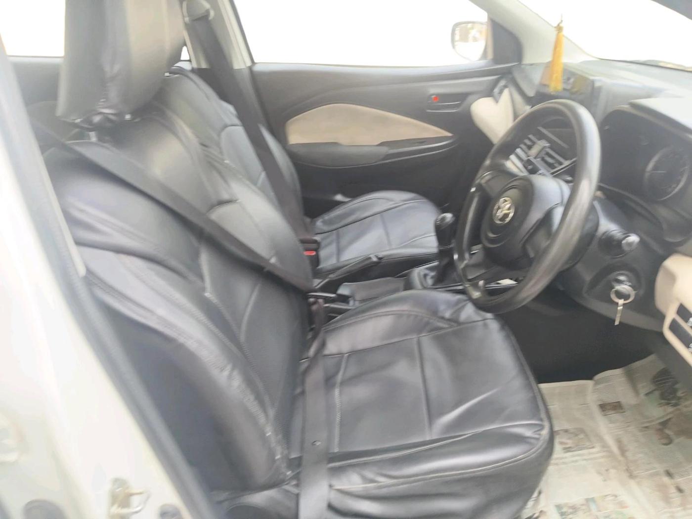 2024 Toyota Glanza E, Petrol, Manual, 32,439 km, interior