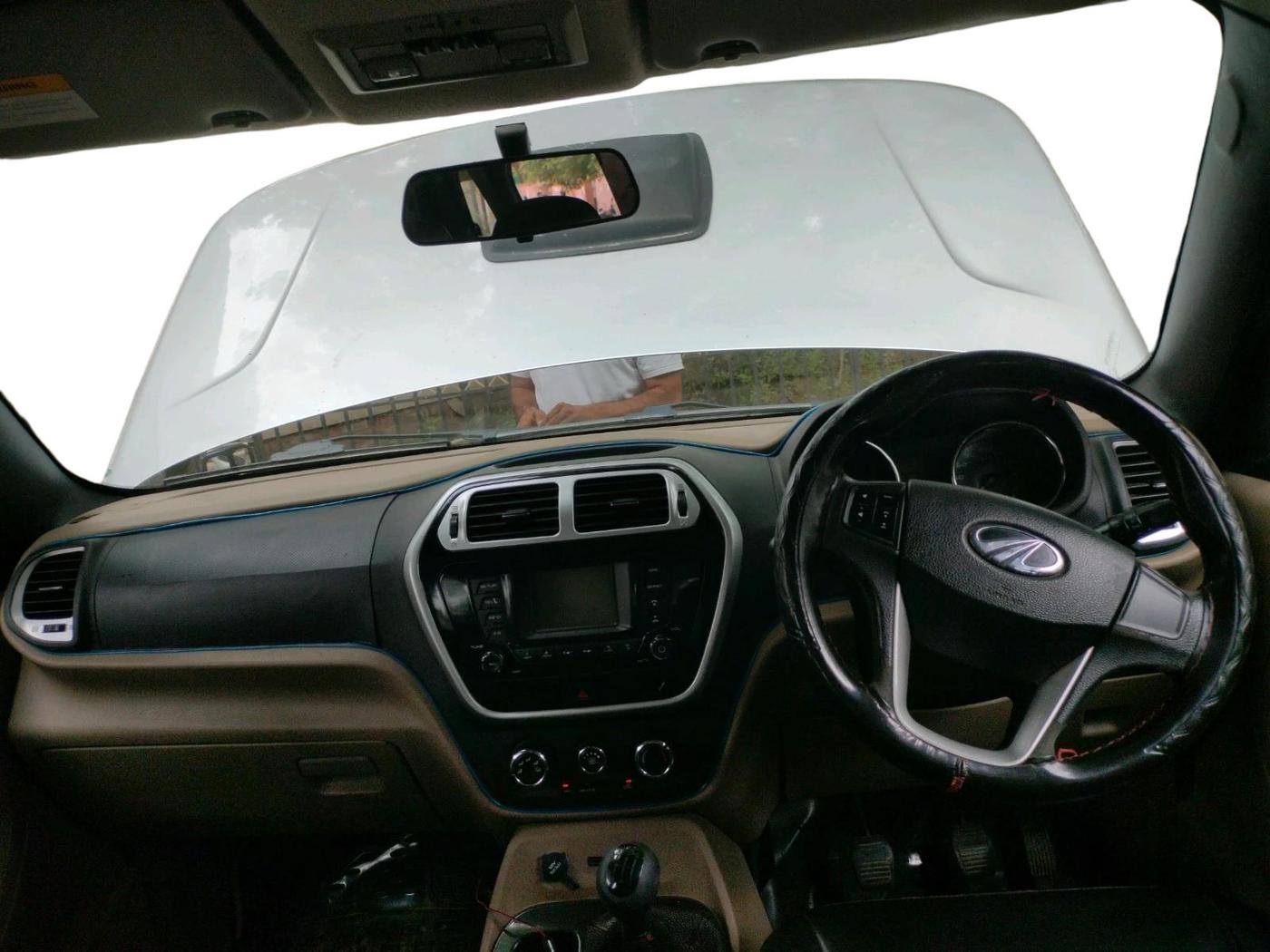 2017 Mahindra TUV300 T8, Diesel, Manual, 90,565 km, interior