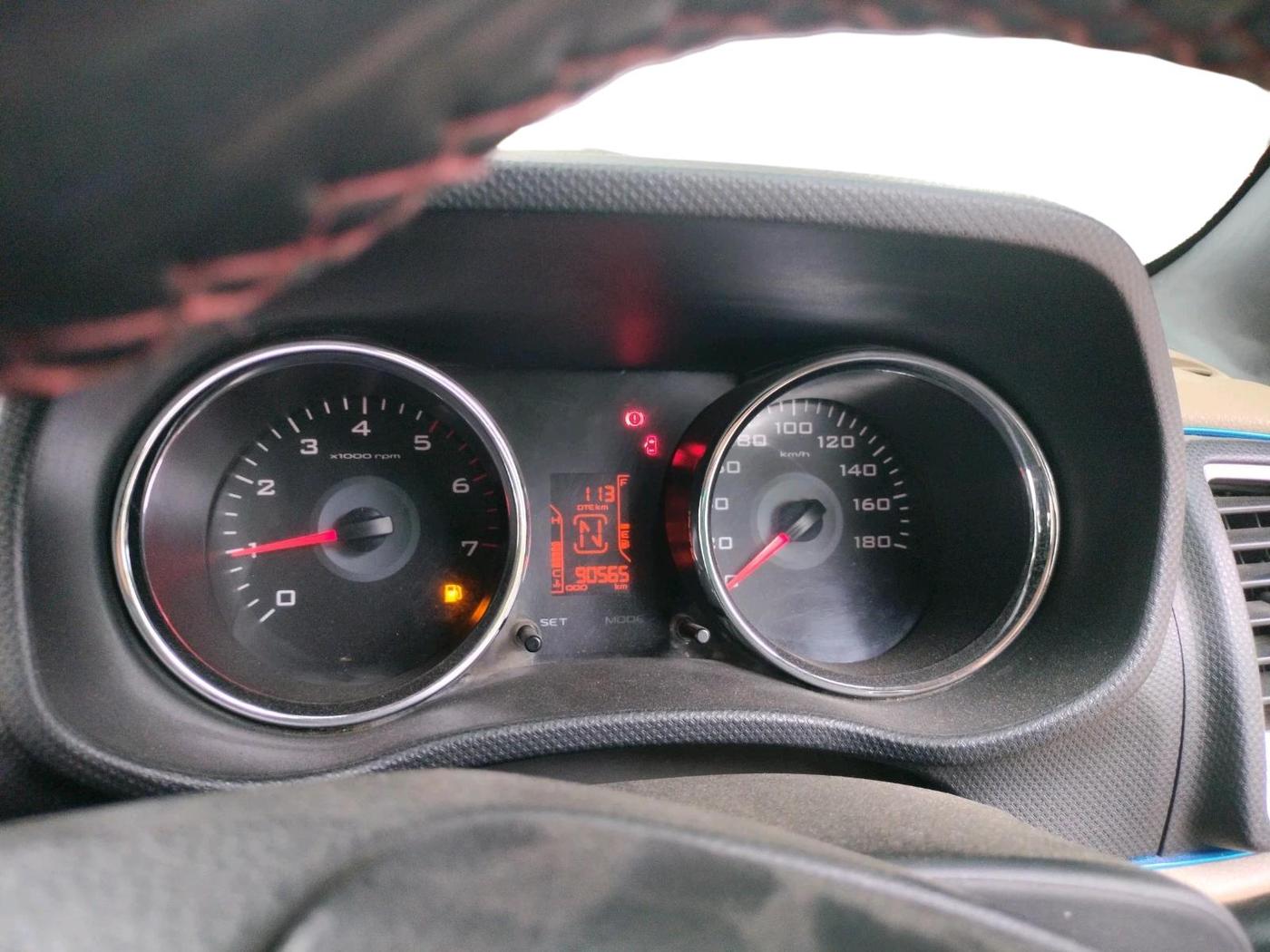 2017 Mahindra TUV300 T8, Diesel, Manual, 90,565 km, interior