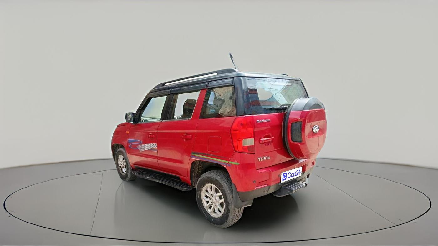 2017 Mahindra TUV300 T8 DUAL TONE, Diesel, Manual, 1,70,000 km, exterior