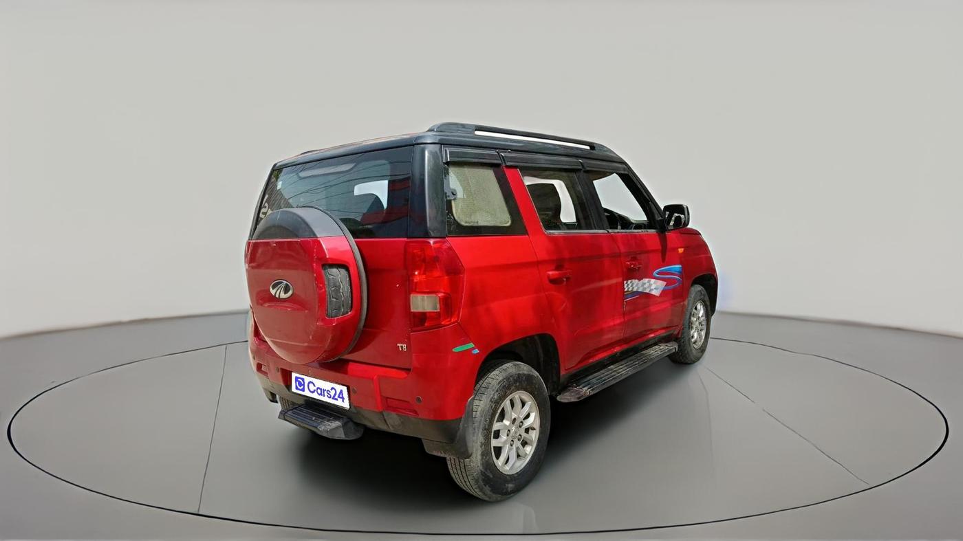 2017 Mahindra TUV300 T8 DUAL TONE, Diesel, Manual, 1,70,000 km, exterior