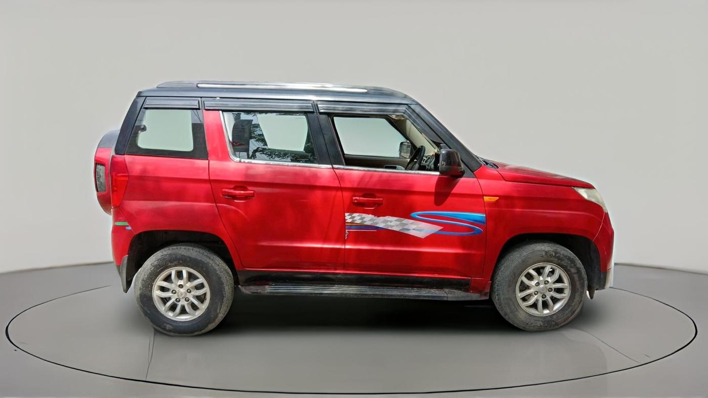 2017 Mahindra TUV300 T8 DUAL TONE, Diesel, Manual, 1,70,000 km, exterior