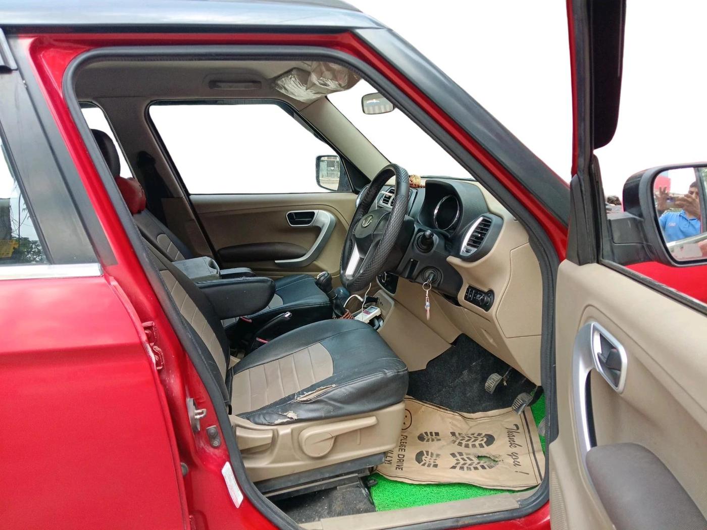 2017 Mahindra TUV300 T8 DUAL TONE, Diesel, Manual, 1,70,000 km, interior