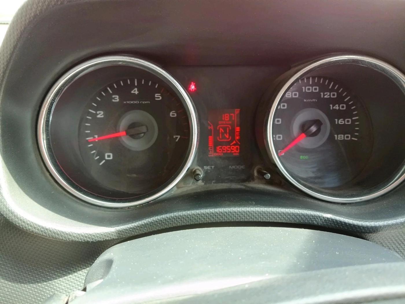 2017 Mahindra TUV300 T8 DUAL TONE, Diesel, Manual, 1,70,000 km, interior