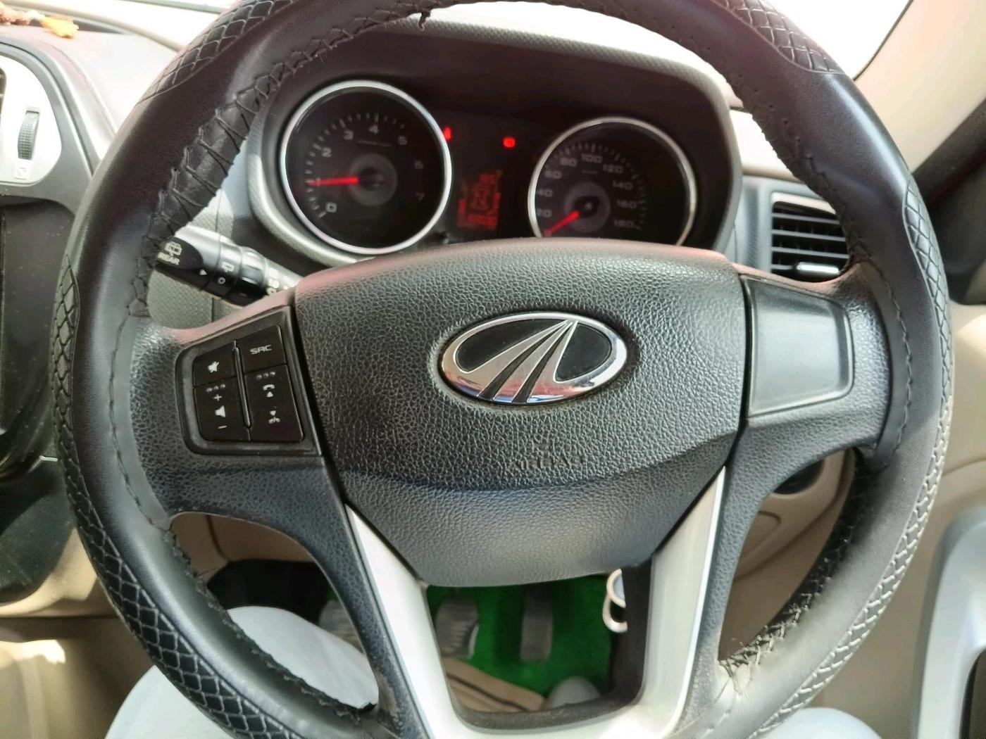 2017 Mahindra TUV300 T8 DUAL TONE, Diesel, Manual, 1,70,000 km, interior