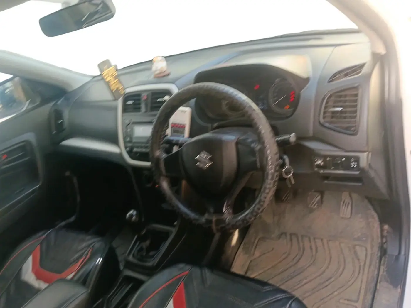 2020 Maruti Vitara Brezza LXI, Petrol, Manual, 52,254 km, interior