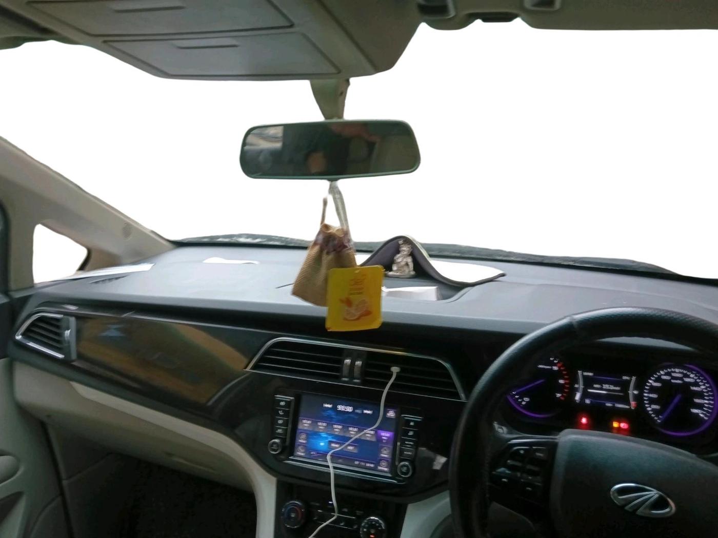 2018 Mahindra MARAZZO M6 7 STR, Diesel, Manual, 75,865 km, interior