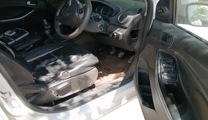 2015 Ford New Figo TITANIUM 1.2 PETROL MT, Petrol, Manual, 75,203 km, interior