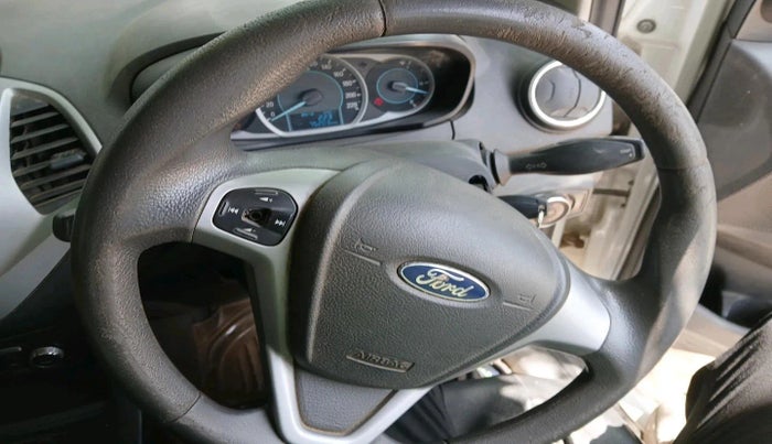 2015 Ford New Figo TITANIUM 1.2 PETROL MT, Petrol, Manual, 75,203 km, interior