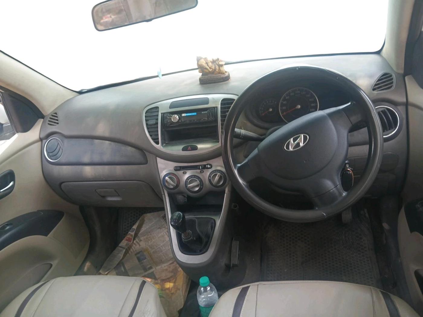 2013 Hyundai i10 MAGNA 1.2, Petrol, Manual, 1,04,844 km, interior