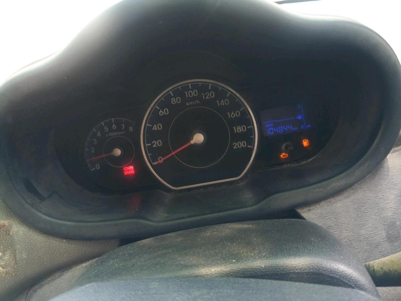 2013 Hyundai i10 MAGNA 1.2, Petrol, Manual, 1,04,844 km, interior