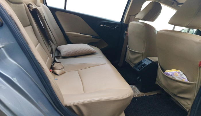 2022 Honda City 1.5L I-VTEC V MT 5TH GEN, Petrol, Manual, 47,442 km, interior