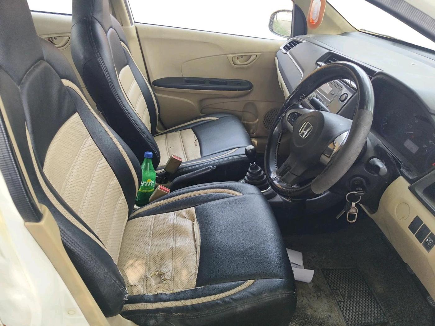 2017 Honda Amaze 1.2L I-VTEC S, Petrol, Manual, 1,21,199 km, interior