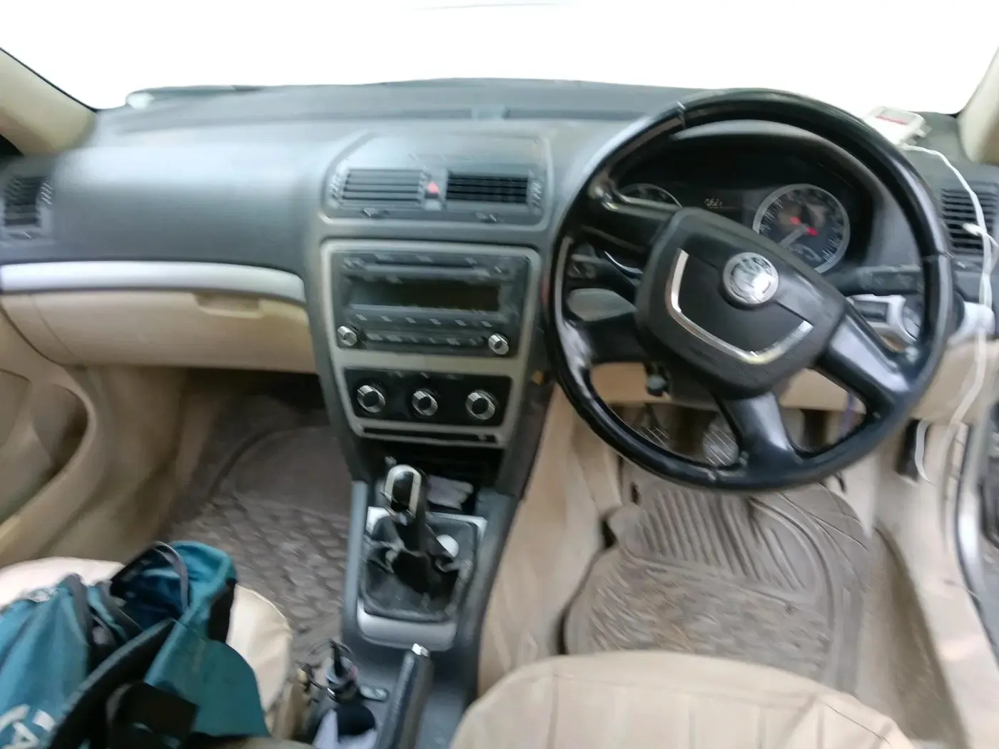 2011 Skoda Laura AMBITION 1.8 TSI, Petrol, Manual, 27,680 km, interior