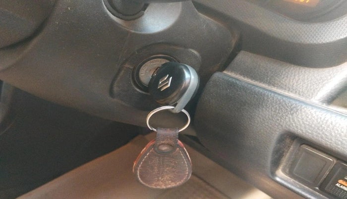 2016 Maruti Swift LXI, Petrol, Manual, 94,413 km, interior