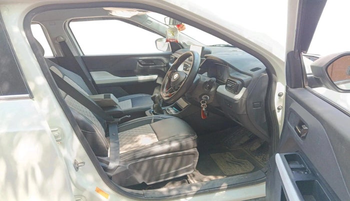 2025 Tata PUNCH PURE MT, Petrol, Manual, 19,913 km, interior