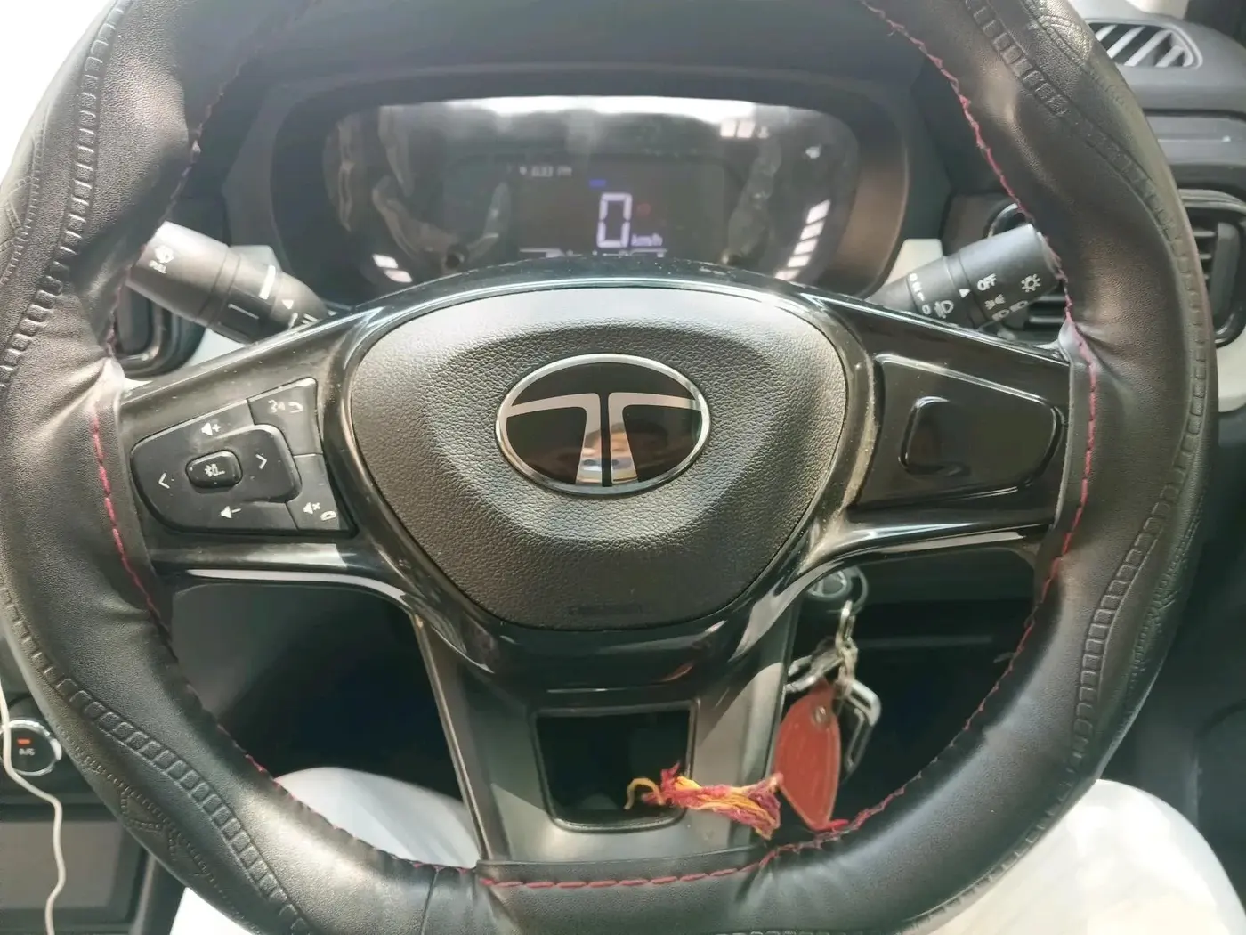 2025 Tata PUNCH PURE MT, Petrol, Manual, 19,913 km, interior